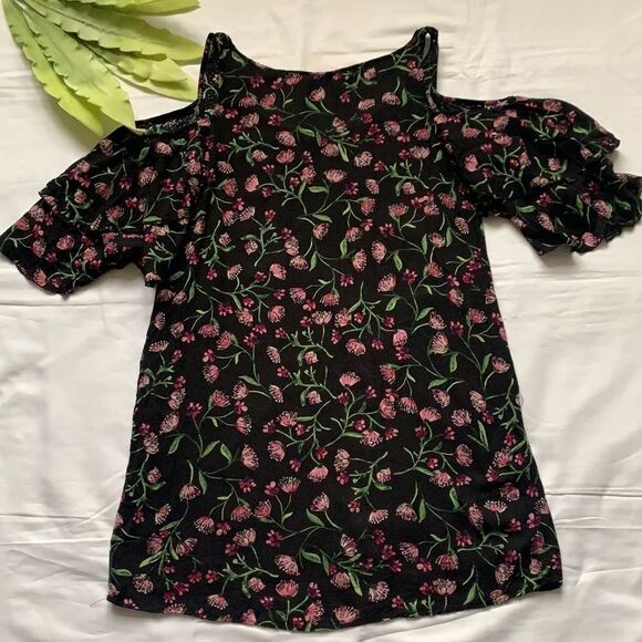 Zara Dresses & Skirts - 𝅺🍀ZARA Floral Cut Out Shoulder Dress🍀
